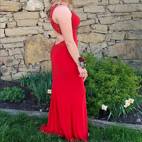 Faviana | Dresses | Prom Formal Dress Its From Faviana Glamour Color Red  Size 2 Fits 114 | Poshmark